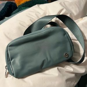 NWT Lululemon Everywhere Belt Bag Tidewater Teal
